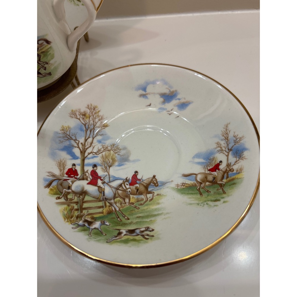 Arklow Porcelain Cup and Saucer Set Hunting Scene Gold Rim Made in Ireland - Picture 9 of 9